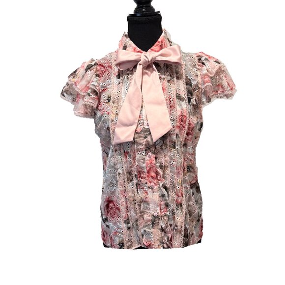 NWT Alice + Olivia “Minda” Floral Eyelet Ruffle-Sleeve Tie-Neck Blouse Size S - Picture 2 of 11